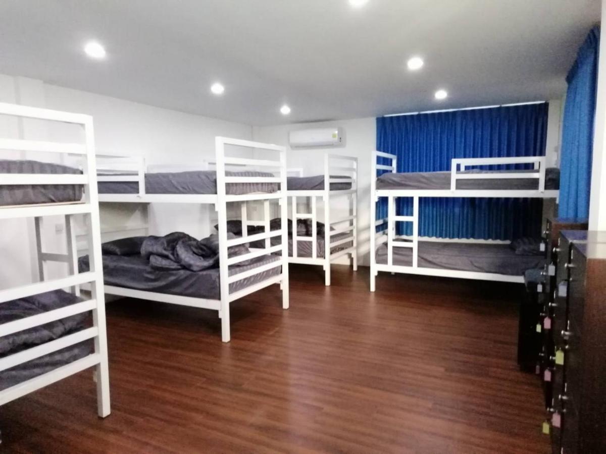 Happy Home Hostel Bangkok Exterior foto
